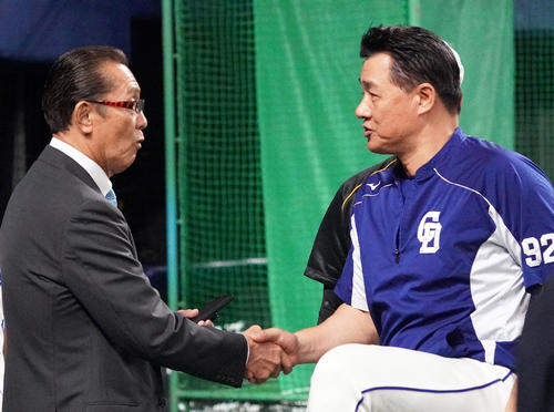 森繁和氏（左）と中日与田監督（2019年9月13日撮影）