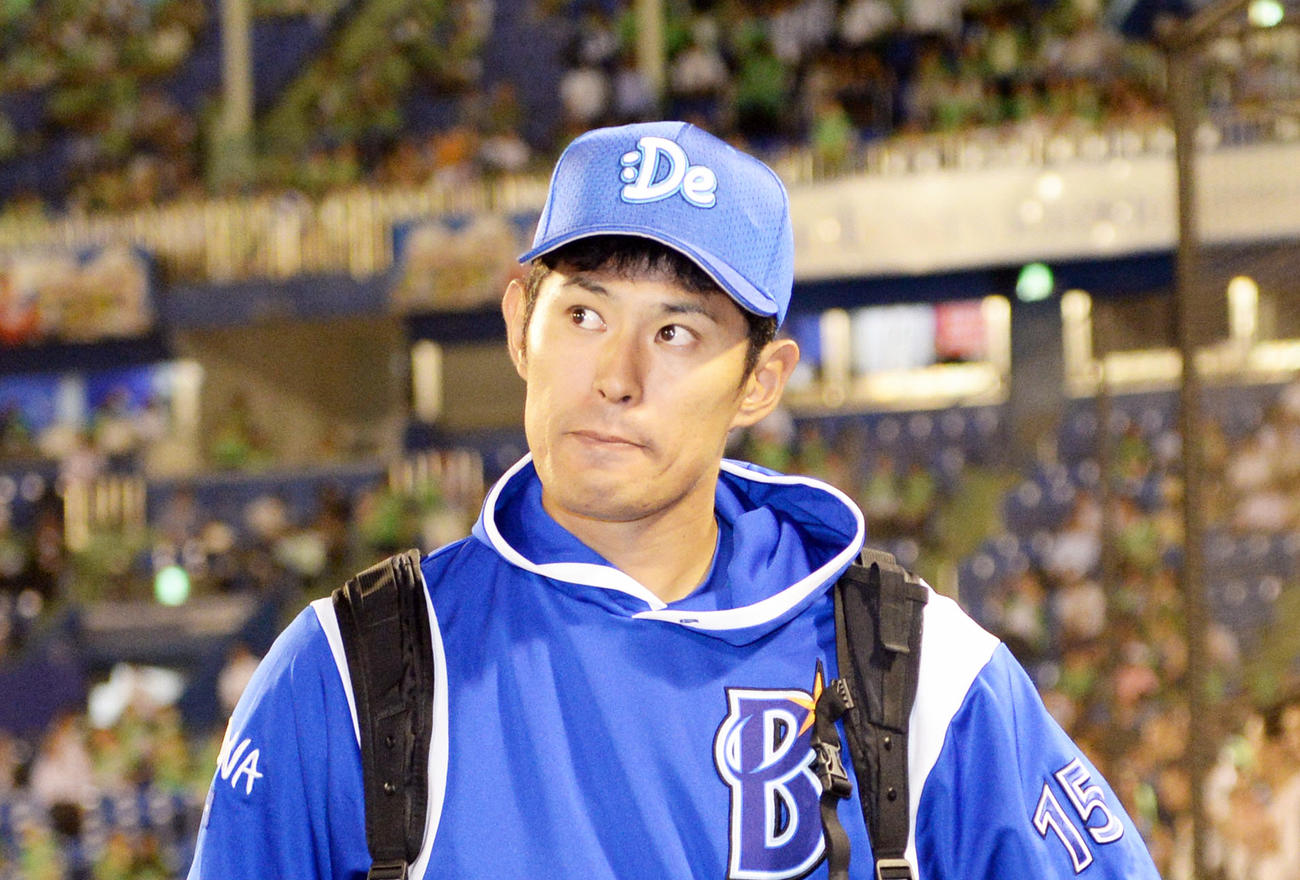 15年7月10日、敗戦投手となり目を潤ませながら球場を後にする井納