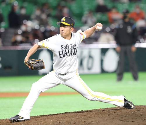 ソフトバンク対巨人　3番手として登板した嘉弥真（撮影・梅根麻紀）