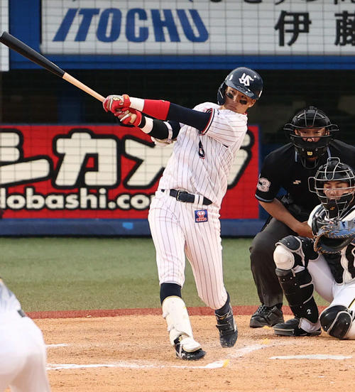 プロ初本塁打を放つヤクルト元山（2021年3月27日撮影）