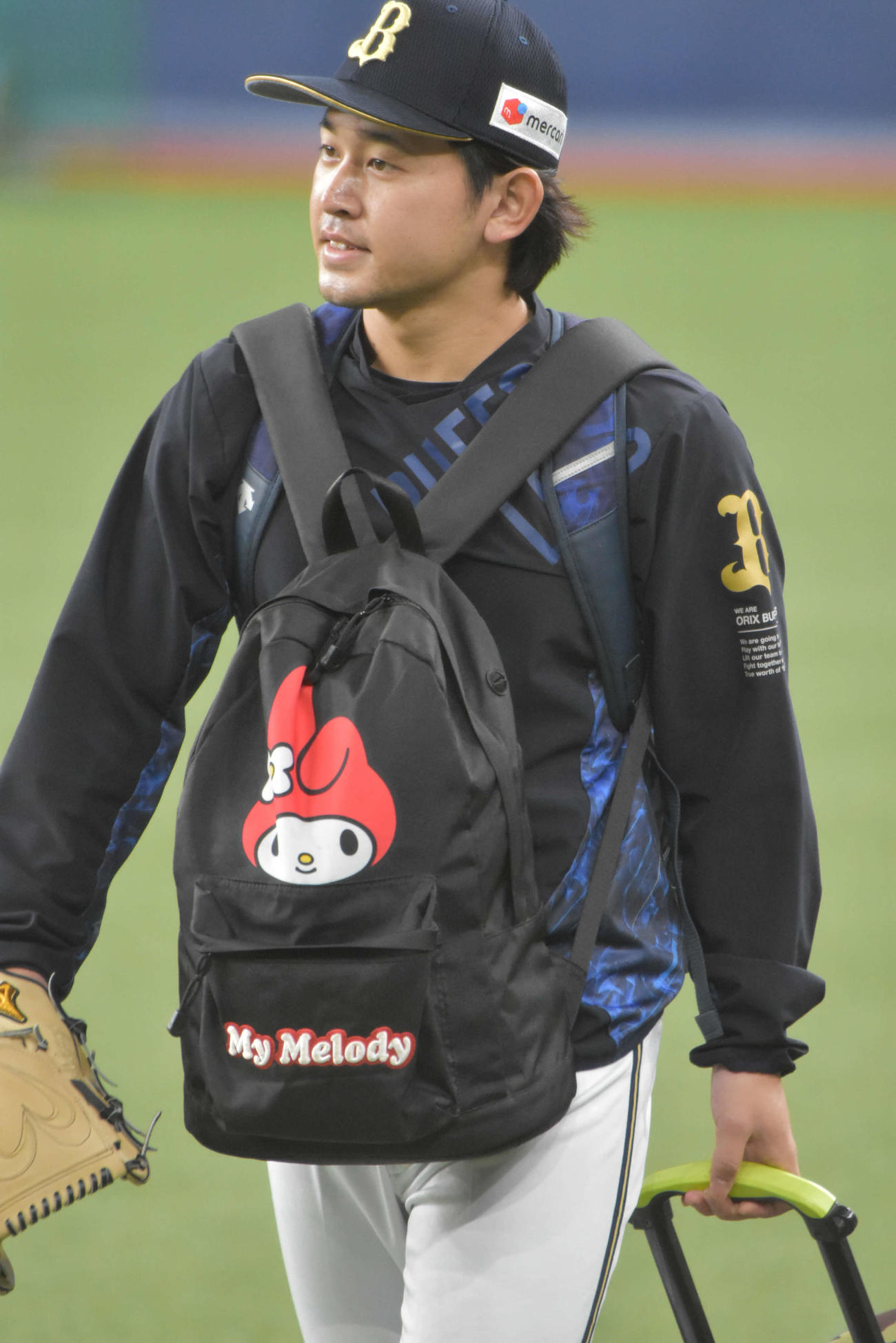 マイメロディのチームリュックを持つオリックス宮城大弥投手（19）が「ダイヤ世代」をけん引する（撮影=真柴健）