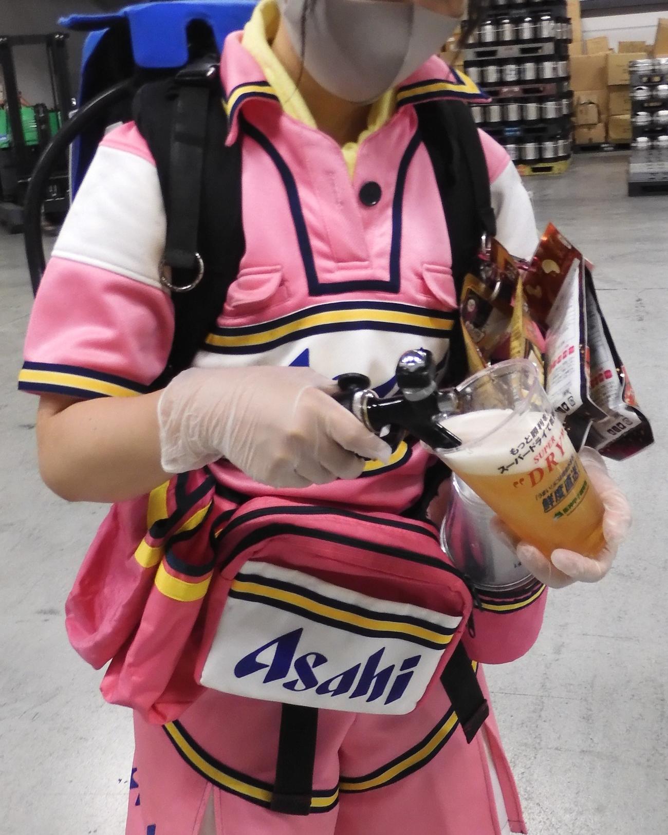 6月25日DeNA戦から平日ナイター午後6時50分まで限定でビールの売り子販売も復活した