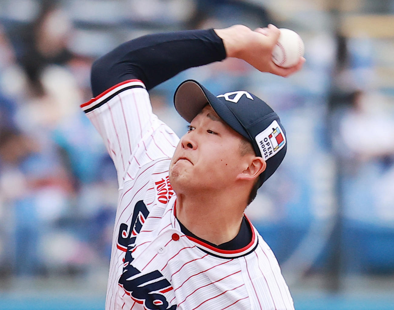 6月20日中日戦、力投するヤクルト梅野雄吾