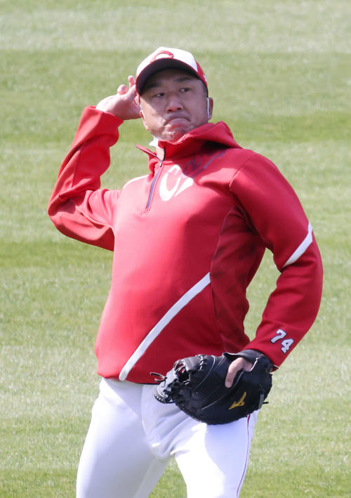 プロ野球広島練習　永川勝浩投手コーチ（2021年3月11日撮影）