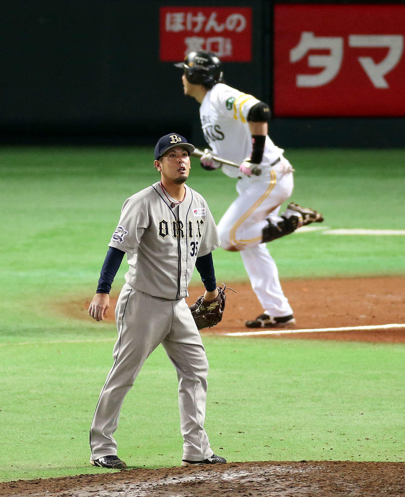 松田にサヨナラ打を浴びる比嘉（2014年10月2日撮影）