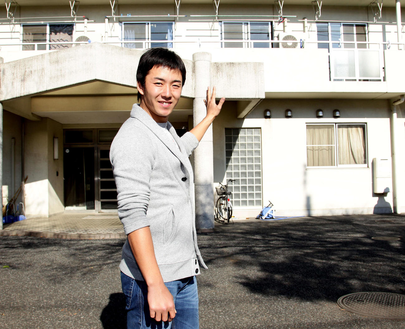 2010年12月28日　4年間過ごした野球部寮へ別れを告げる早大・斎藤佑樹