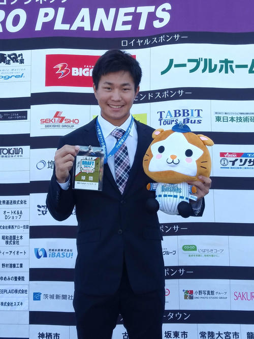 10月23日　指名あいさつを受けたDeNA育成ドラフト3位のBCリーグ茨城・大橋