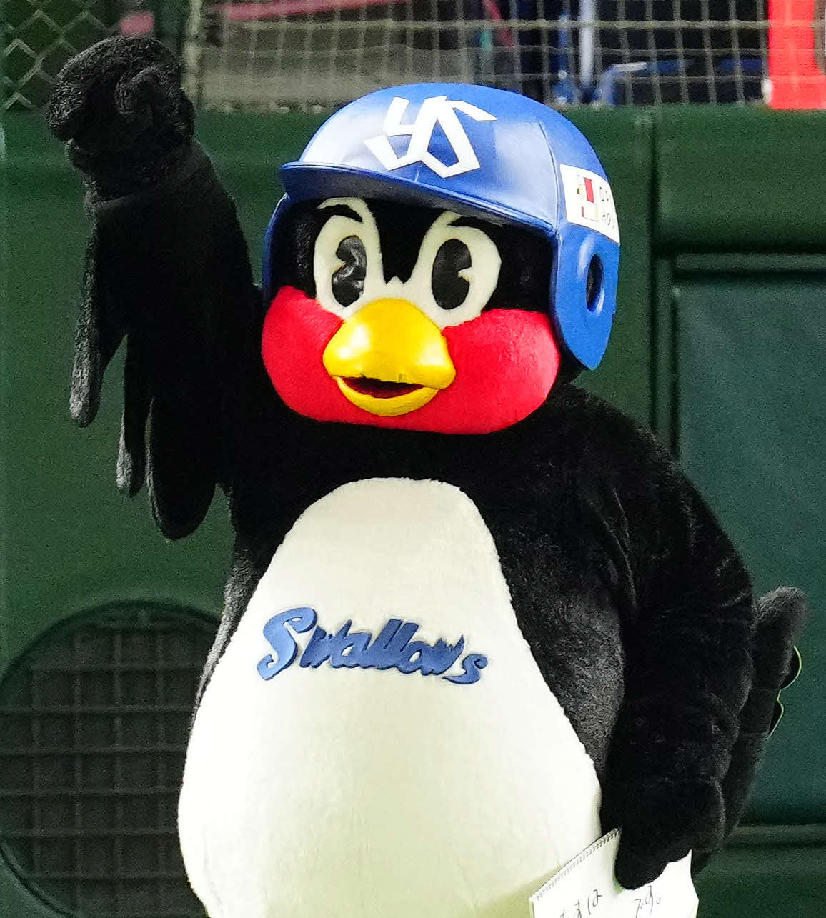 ヤクルトのマスコットつば九郎（2021年11月24日撮影）