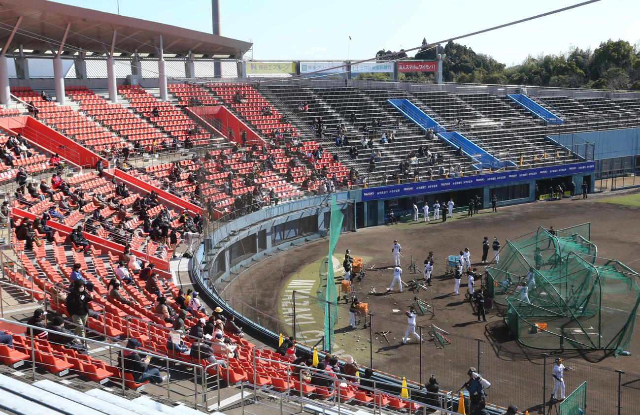 週末を迎えたソフトバンクキャンプ（撮影・梅根麻紀）