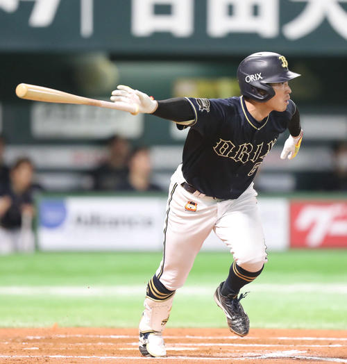 ソフトバンク対オリックス　10回表オリックス2死二塁、後藤は中越え勝ち越し適時三塁打を放つ（2022年4月6日撮影）