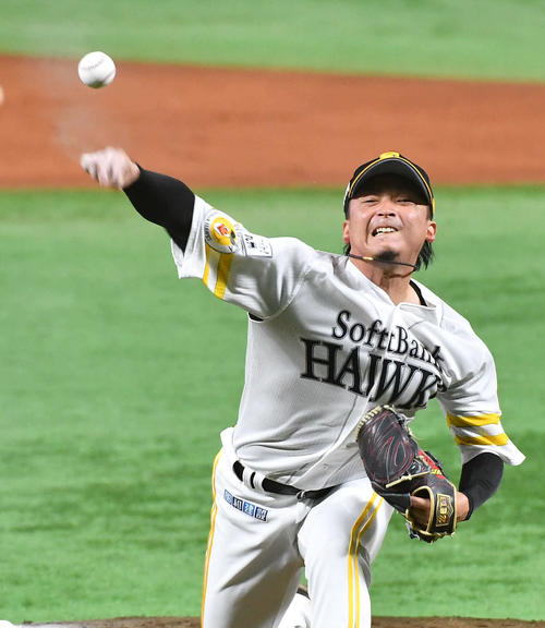 ソフトバンク対オリックス　節目の勝利を挙げたソフトバンク先発の東浜（撮影・岩下翔太）