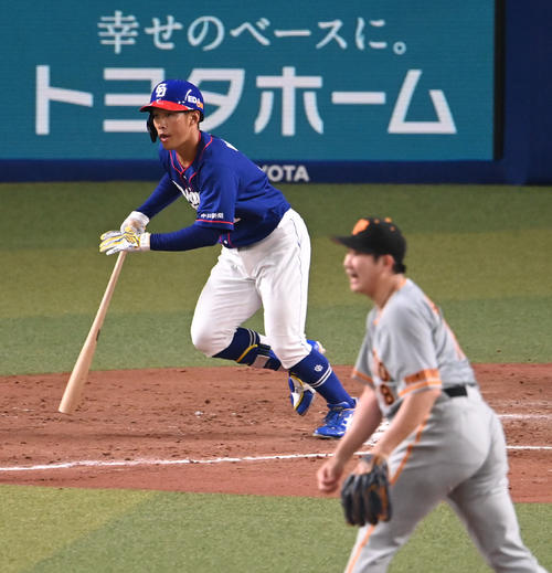 2022年6月17日、巨人戦で菅野から右前安打を放つ京田