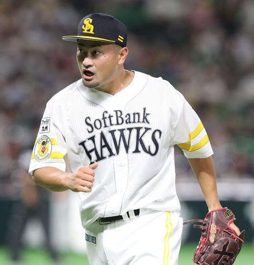 ソフトバンク対西武　6回表西武2死、森は打者・源田を二ゴロに打ち取り、雄たけびを上げる（撮影・屋方直哉）