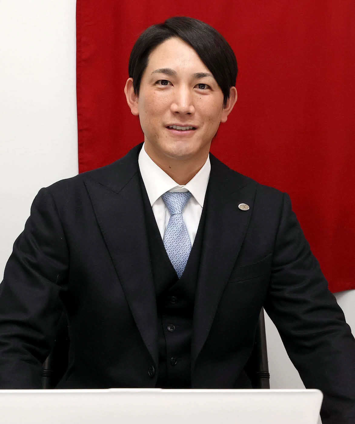 契約更改交渉に臨み現状維持でサインをした巨人小林（球団提供）