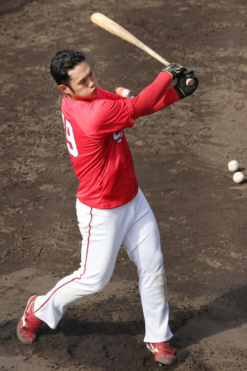 広島秋季キャンプ　打撃練習をする正随（2022年11月15日撮影）