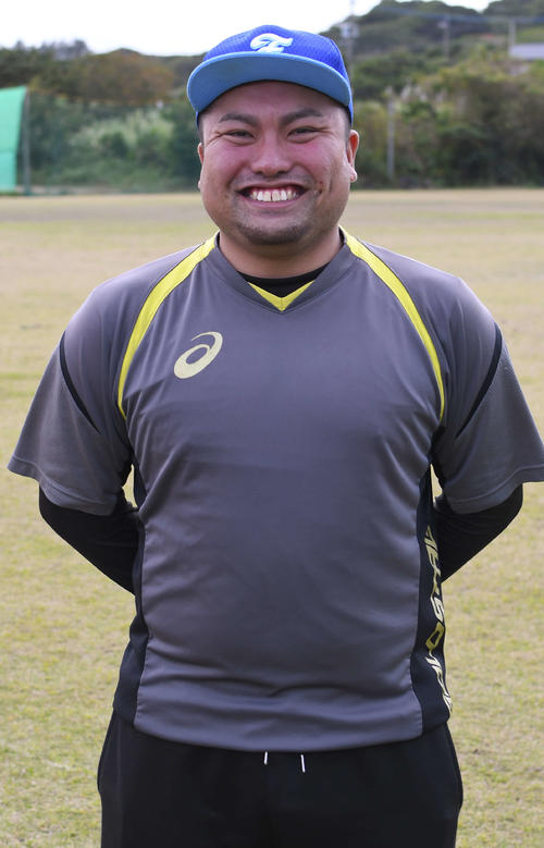 阪神近本の沖永良部島自主トレをサポートする南山浩人さんは平良海馬似？（撮影・中野椋）