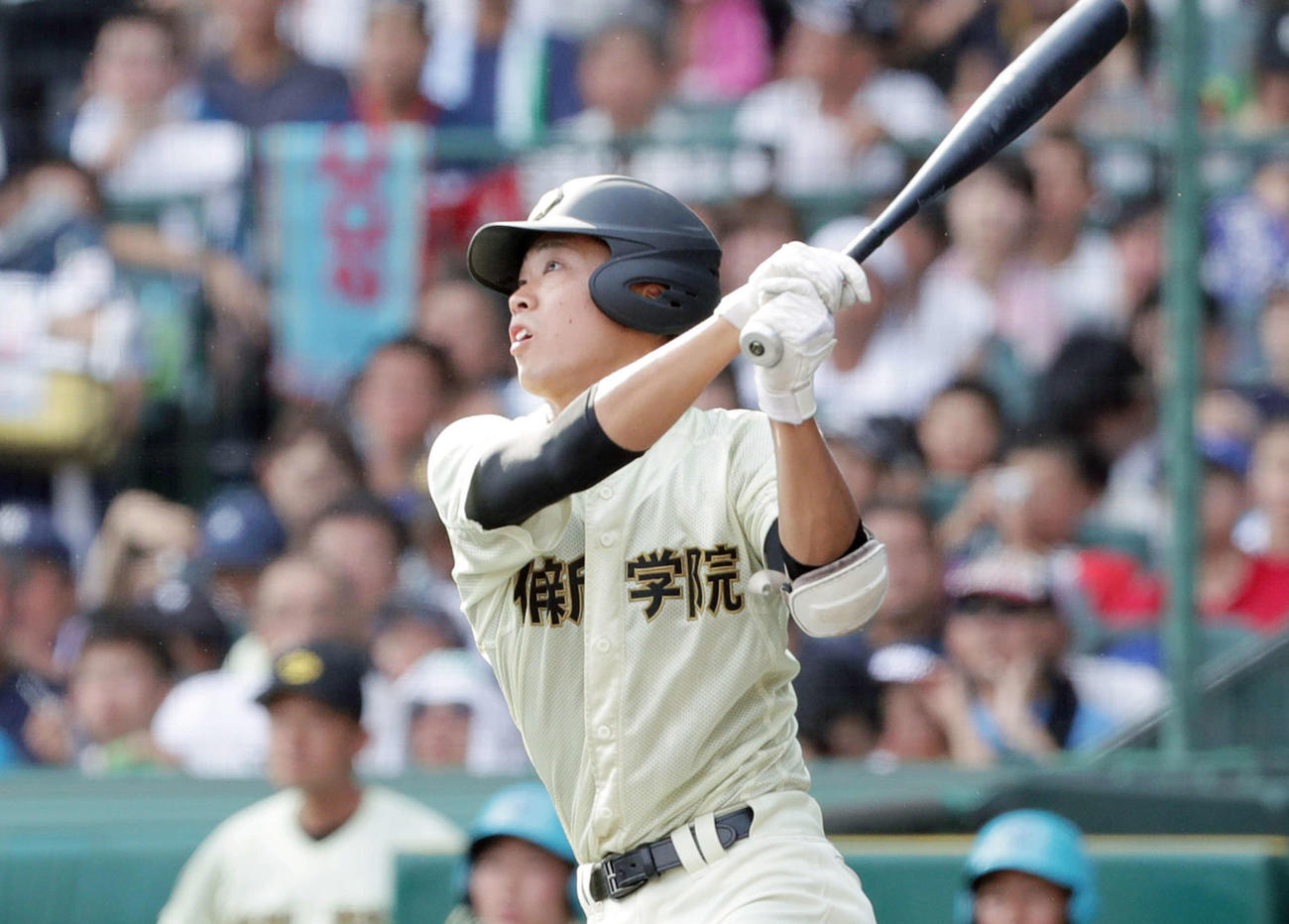 16年夏の甲子園準々決勝の木更津総合戦で作新学院・準々決勝は3試合連続の本塁打を放つ