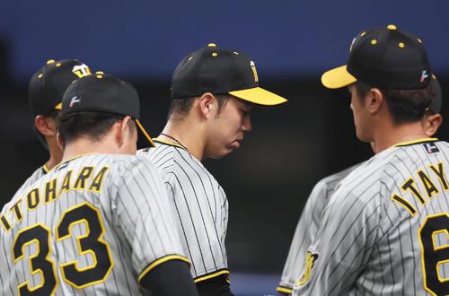 21日の中日戦で3回途中KOとなる青柳晃洋