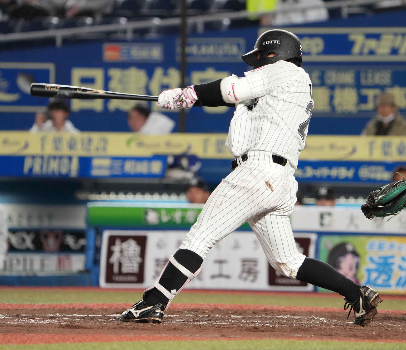 4月26日西武戦の4回、ロッテ田村龍弘は安打性の打球を右前に放つが右ゴロとなる
