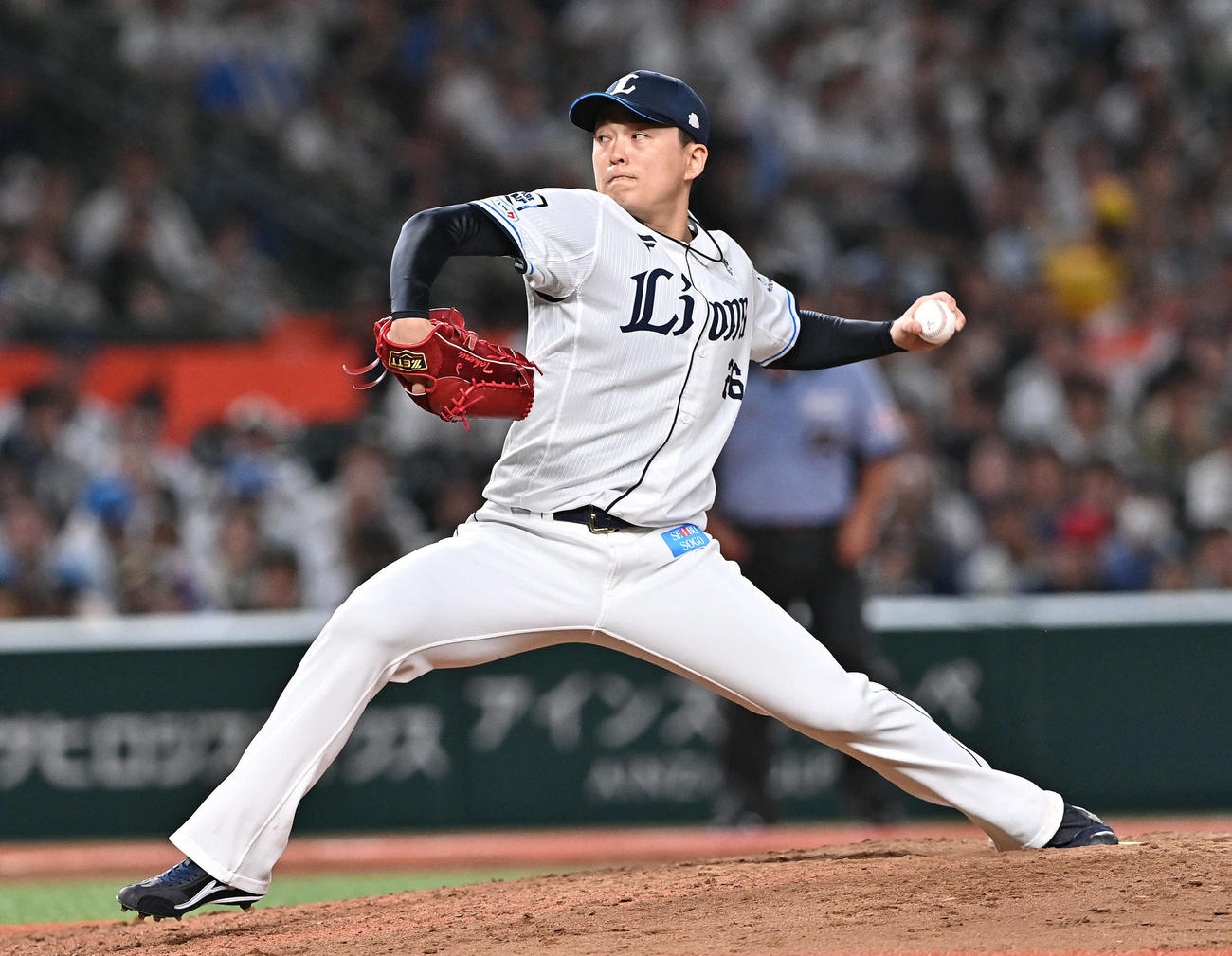 7月17日日本ハム戦　西武3番手で登板した佐々木（撮影・滝沢徹郎）