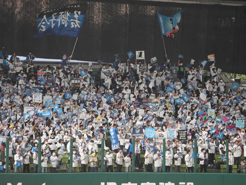 声援を送るスタンドの西武ファン（2023年3月31日撮影）