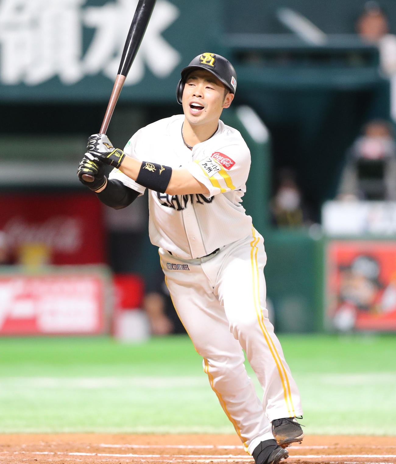 ソフトバンク対日本ハム　6回裏ソフトバンク2死一塁、近藤は空振り三振に倒れる（撮影・梅根麻紀）