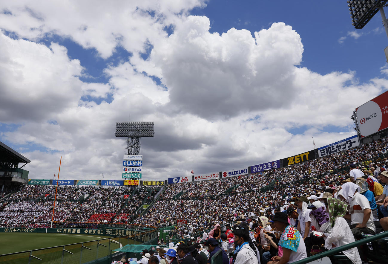 第105回全国高等学校野球選手権大会・6日目立正大淞南対広陵　スタンド満員の甲子園球場（2023年8月11日撮影）