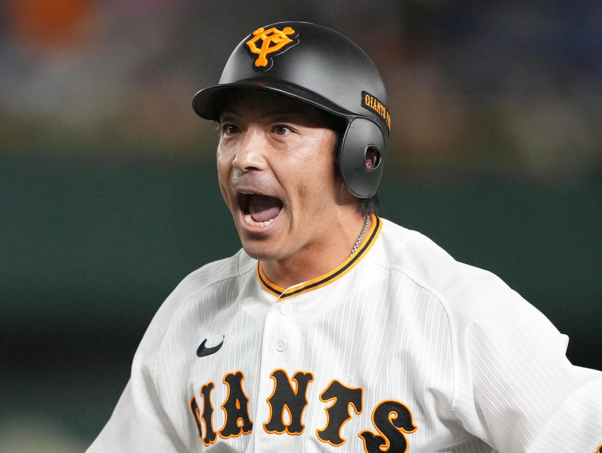 適時打を放ち、雄たけびを上げる巨人松田宣浩（2023年3月22日撮影）