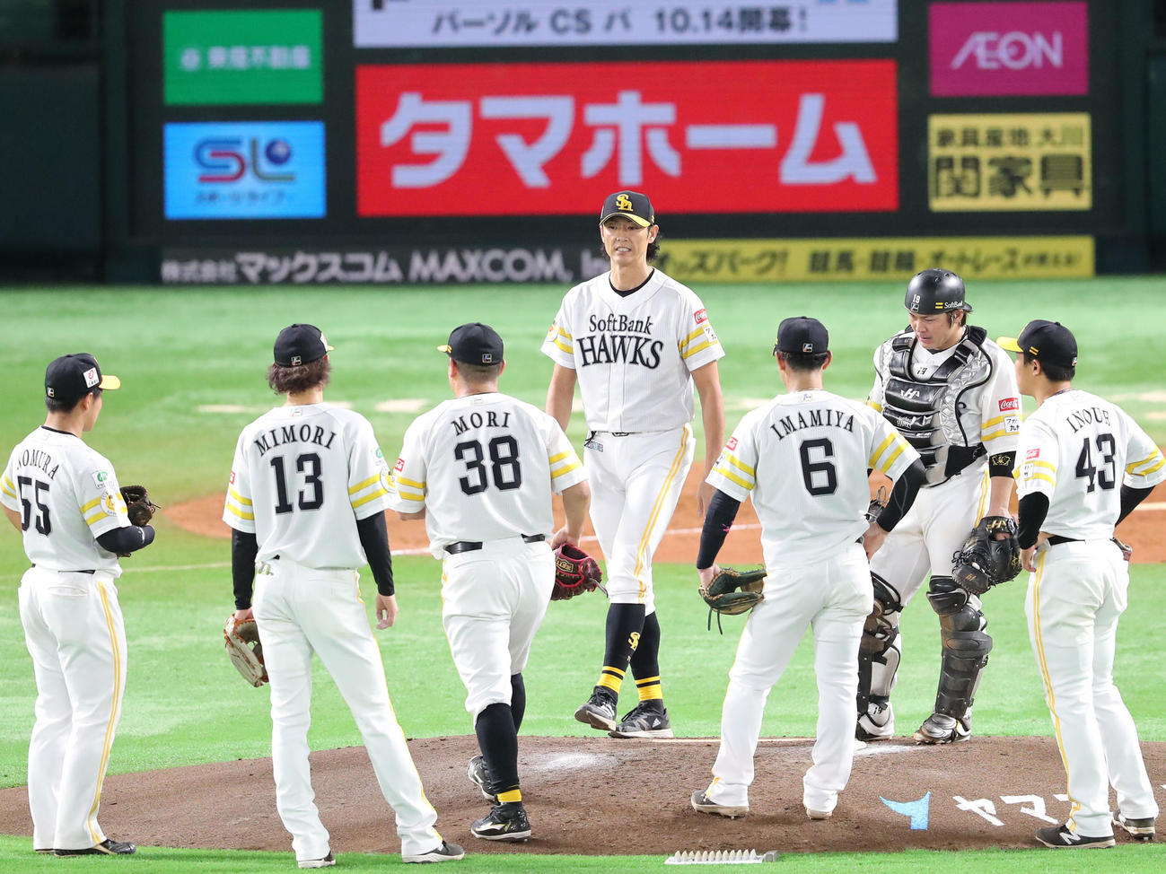 ソフトバンク対オリックス　4回途中に降板する森（撮影・梅根麻紀）