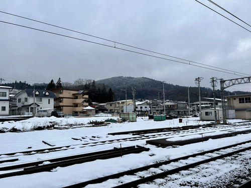 いわて銀河鉄道・一戸駅ホームからの風景（撮影・黒須亮）