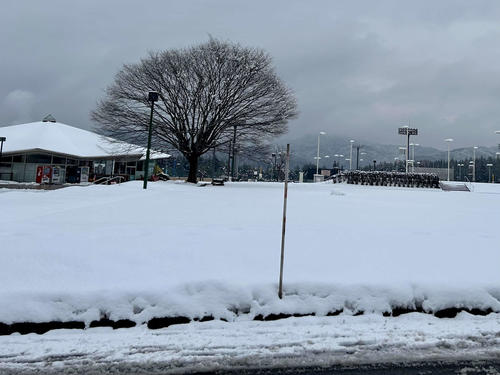 雪が積もる一戸町総合運動公園（撮影・黒須亮）