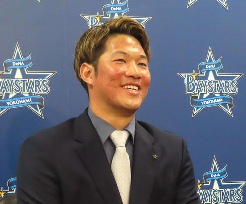 契約更改に臨んだDeNA京田（2023年11月撮影）