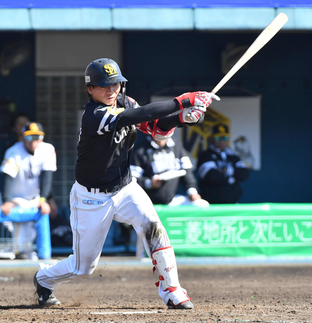 ソフトバンク紅白戦　5回表紅組無死一、三塁、仲田は右前適時打を放つ（撮影・岩下翔太）