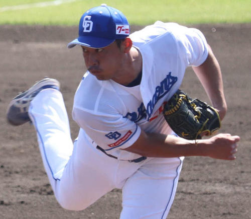 2軍練習試合・阪神戦に登板した中日岩崎翔投手（撮影・波部俊之介）
