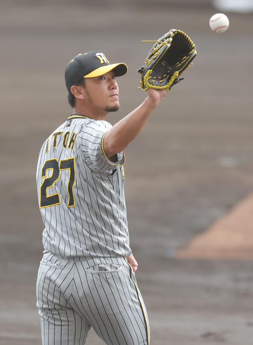 巨人対阪神　1回裏、巨人打線に7失点を喫した阪神伊藤将（2024年2月23日撮影）