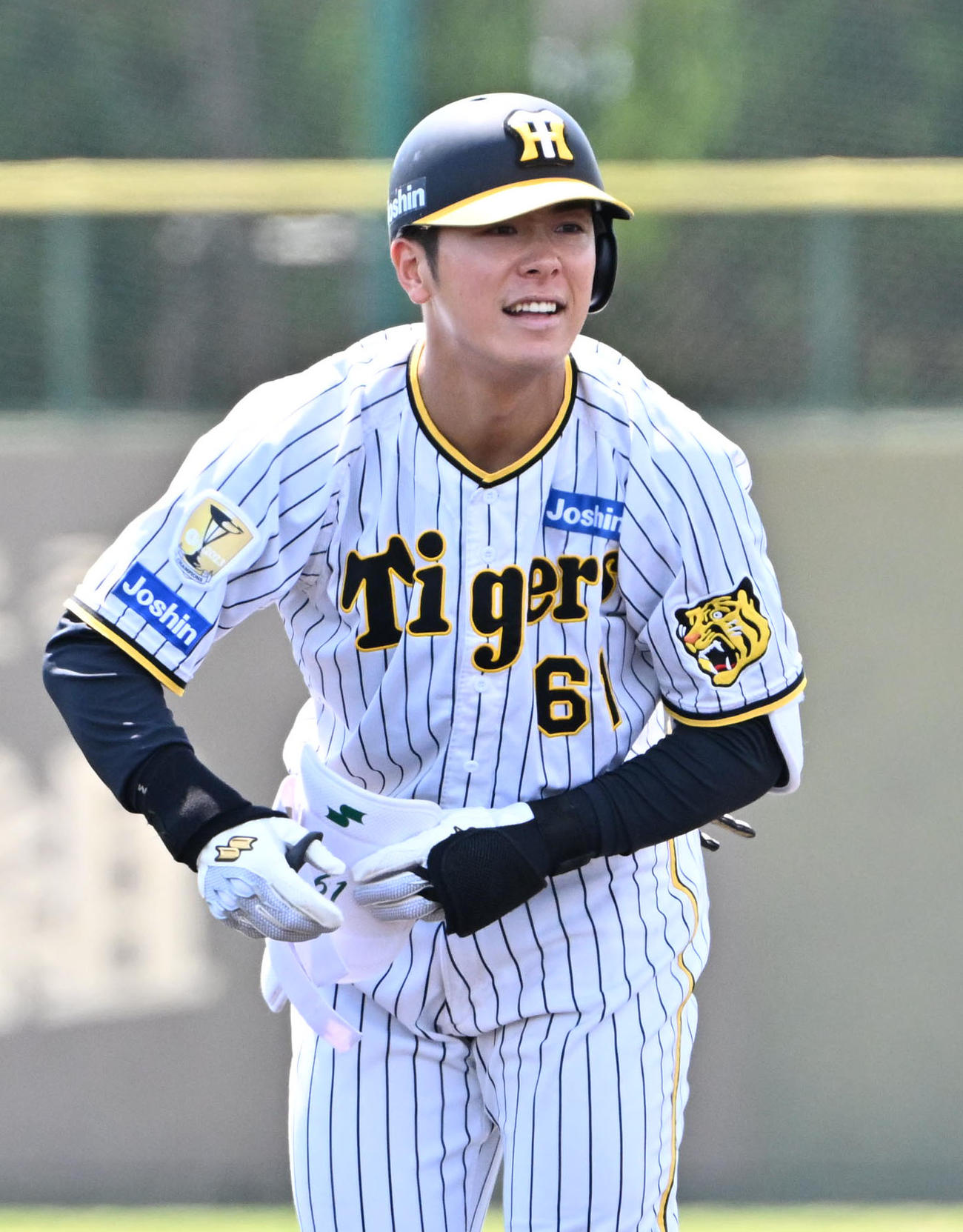 阪神対ソフトバンク　1回裏阪神無死満塁、豊田寛は右適時打を放つ（撮影・石井愛子）