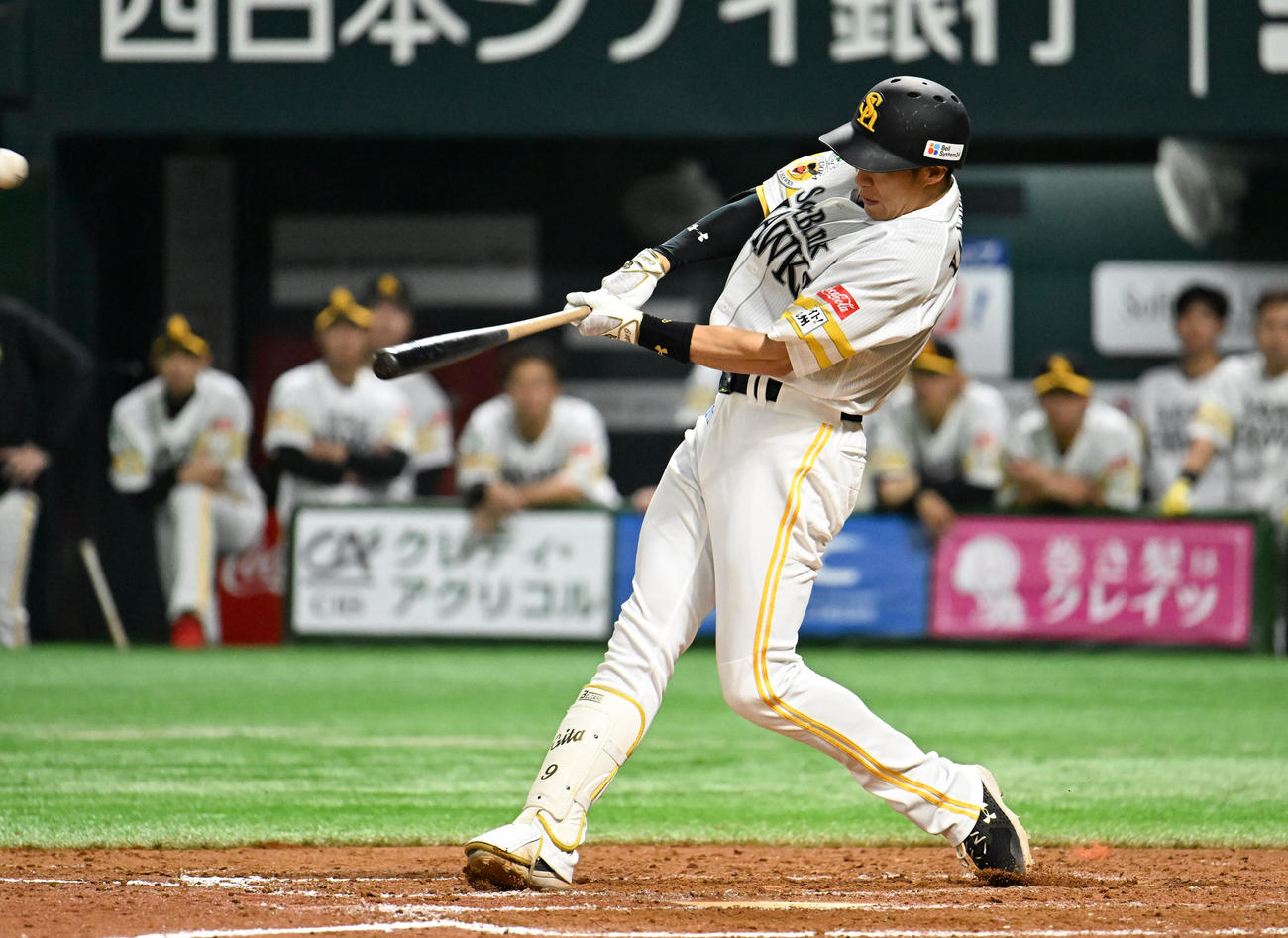 ソフトバンク対西武　9回裏ソフトバンク2死一二塁、柳田は逆転サヨナラ本塁打を放つ（撮影・林敢治）