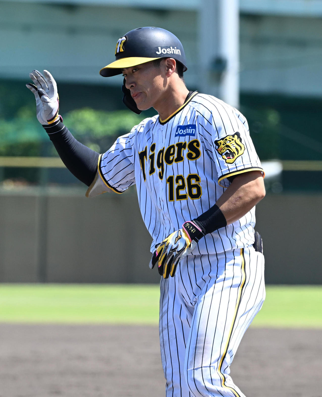 2軍阪神対オリックス　5回裏阪神1死満塁、右前適時打を放った福島（撮影・和賀正仁）