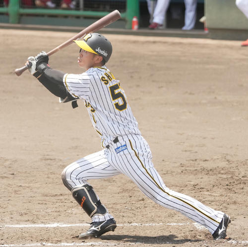 21年8月6日、2軍広島戦で本塁打を放った阪神島田海吏