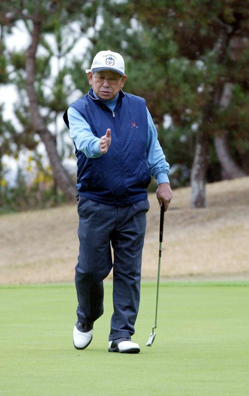 OB会ゴルフに参加した吉田義男氏（2003年撮影）