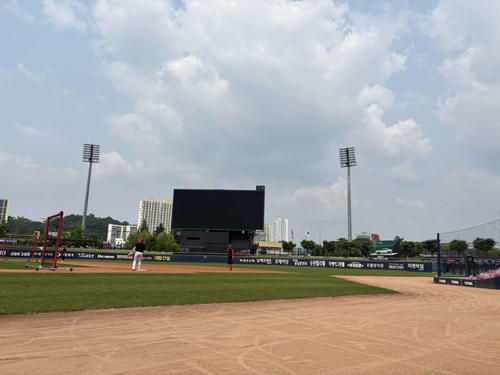 光州市の起亜チャンピオンズフィールド（撮影・只松憲）