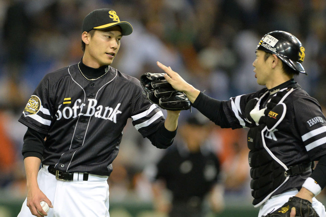 ソフトバンク時代の岩崎翔と山崎勝己