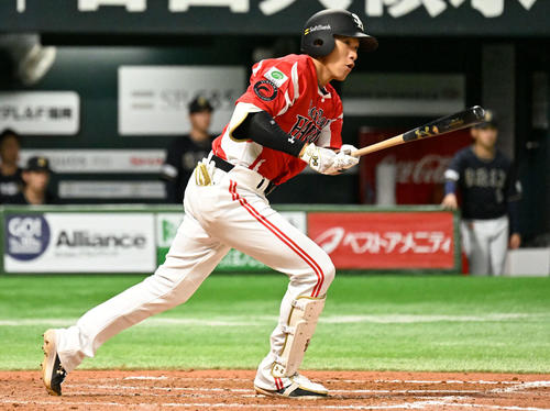 ソフトバンク対オリックス　7回裏ソフトバンク1死、柳田は一ゴロに終わる（撮影・林敢治）