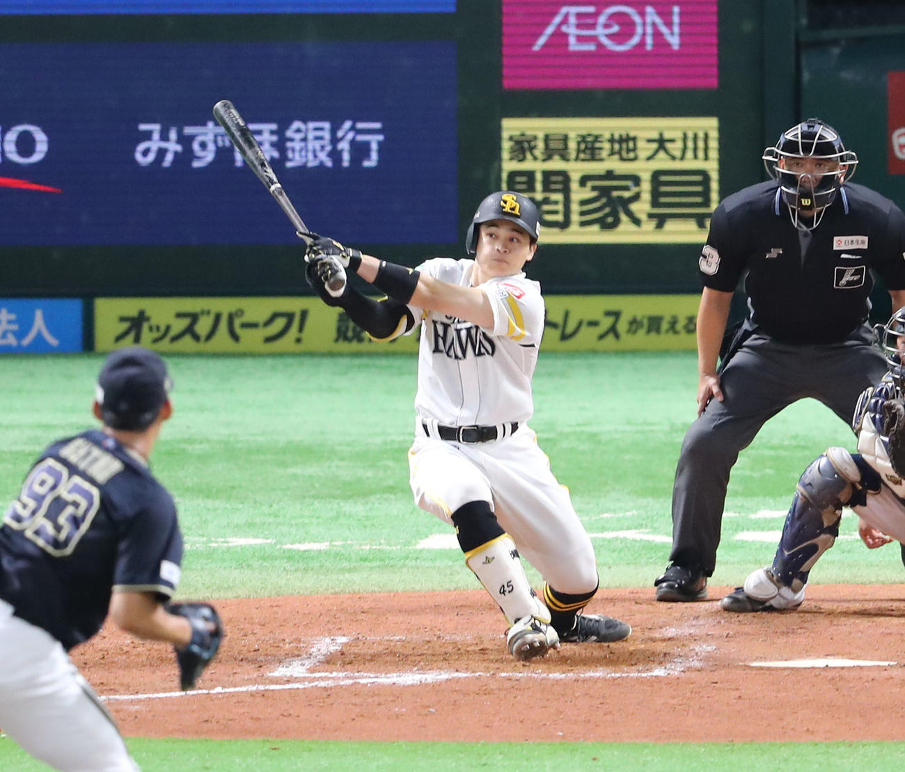 ソフトバンク対オリックス　5回裏ソフトバンク1死、谷川原は右越え本塁打を放つ（撮影・梅根麻紀）