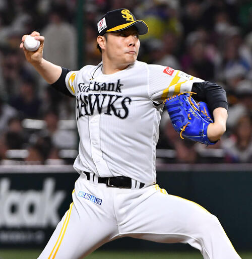 ソフトバンク対日本ハム　9回表から登板した、ソフトバンク3番手の松本裕（撮影・岩下翔太）