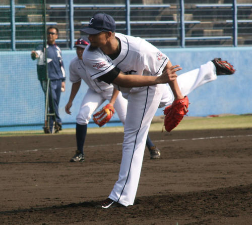 14年11月、西武の南郷秋季キャンプでシート打撃に登板したメヒア