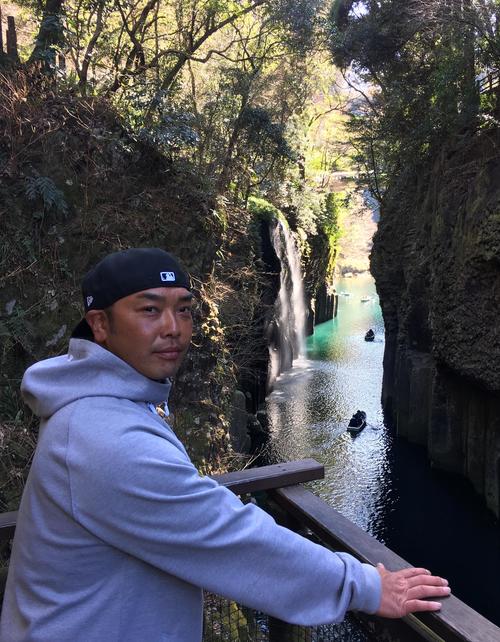 17年2月、宮崎キャンプ休日に「真名井の滝」を訪れる阿部