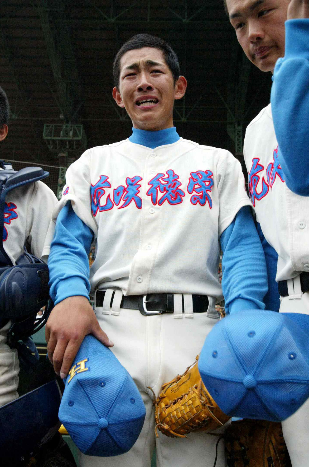 暴投サヨナラ負けを喫し号泣する花咲徳栄・福本