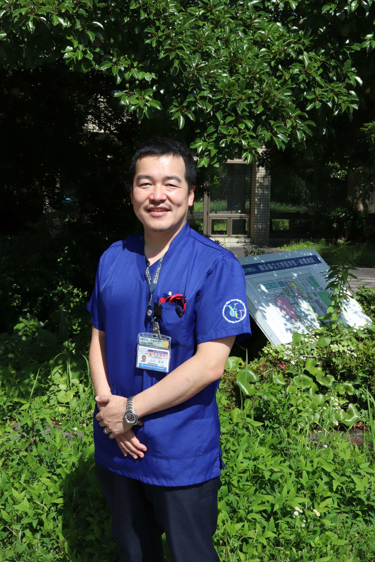 笑顔を見せる横浜市立大付属病院救急科の小川医師（撮影・保坂淑子）