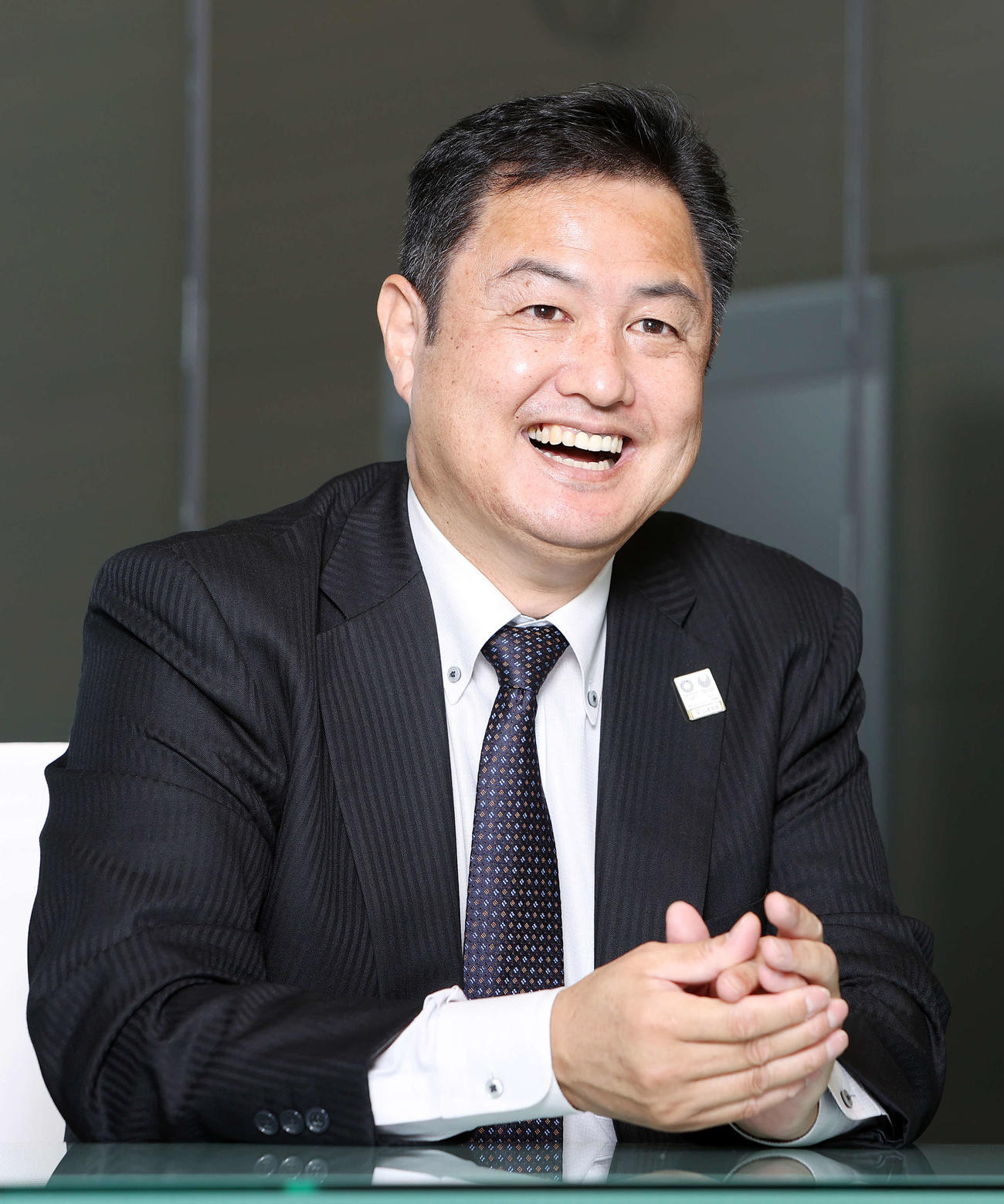 記者の質問に答える杉浦氏（撮影・鈴木正人）※撮影時のみマスクを外しています